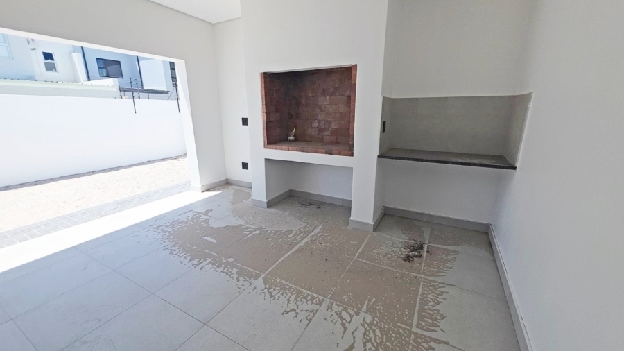 4 Bedroom Property for Sale in Sandown Western Cape